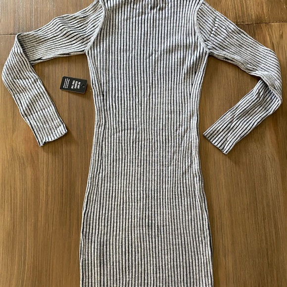 Express Dress - Picture 2 of 4